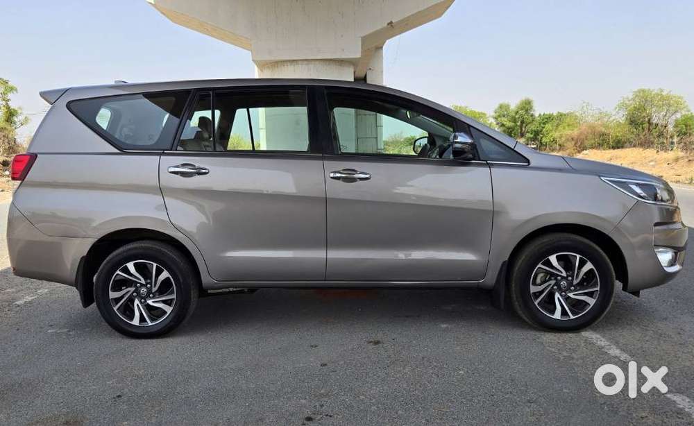 Toyota Innova Crysta [2020-ongoing] 2.4 Vx 8 Str, 2023