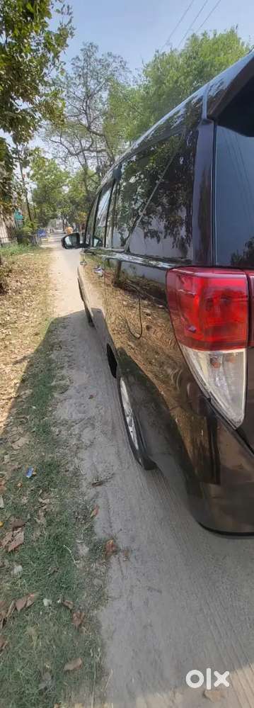 Toyota Innova Crysta 2016 Diesel 97000 Km Driven