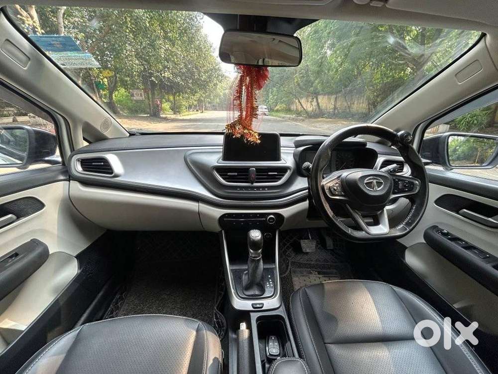 Tata Altroz 1.2 Xz (o), 2023, Petrol