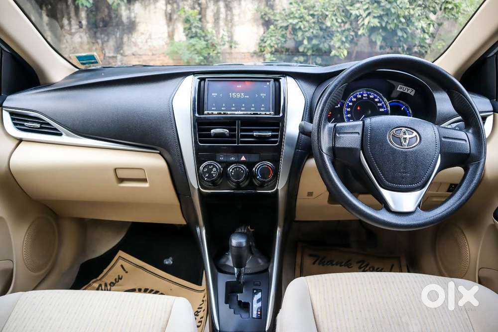 Toyota Yaris J Cvt, 2020, Petrol