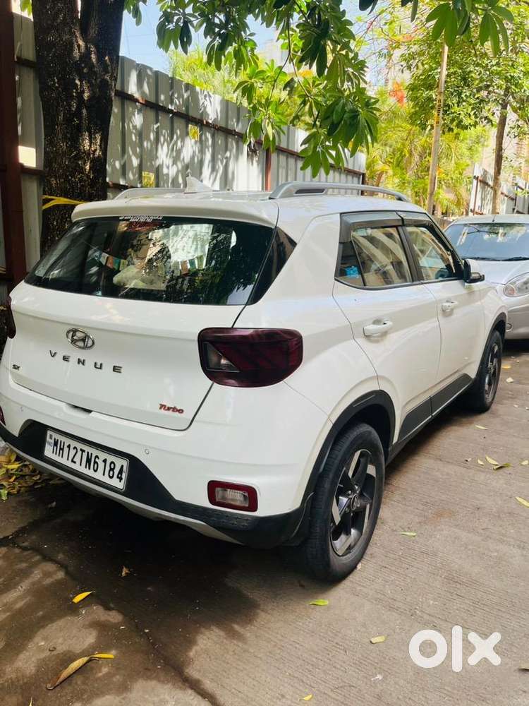 Hyundai Venue 2021 Petrol Well Maintained