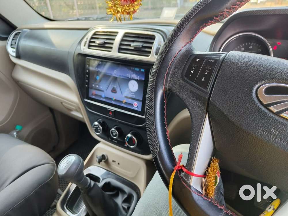 Mahindra Tuv 300 2015 Doctor Owned Self Driven