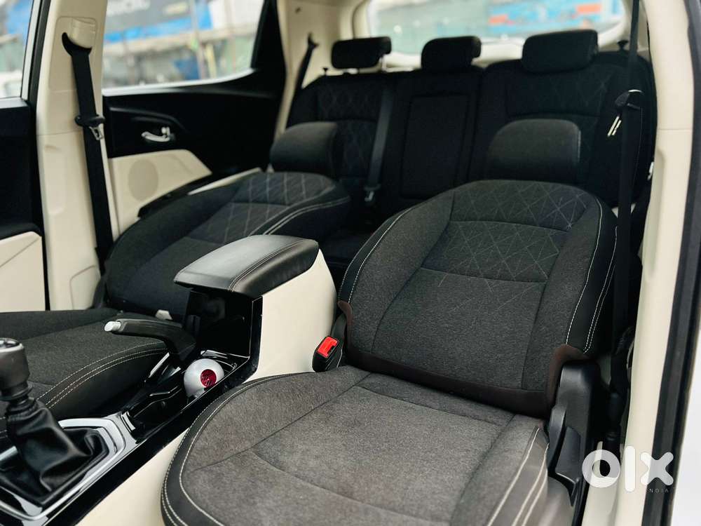 Mahindra Xuv 3xo, 2024, Petrol