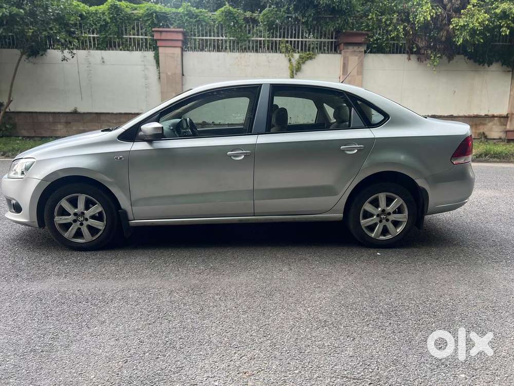 Volkswagen Vento 2010-2013 Petrol Highline, 2011, Petrol