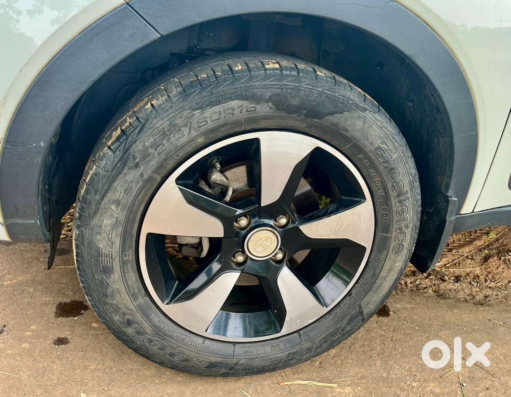 Tata Nexon Dual Tone (govt. Officer Self Driven)
