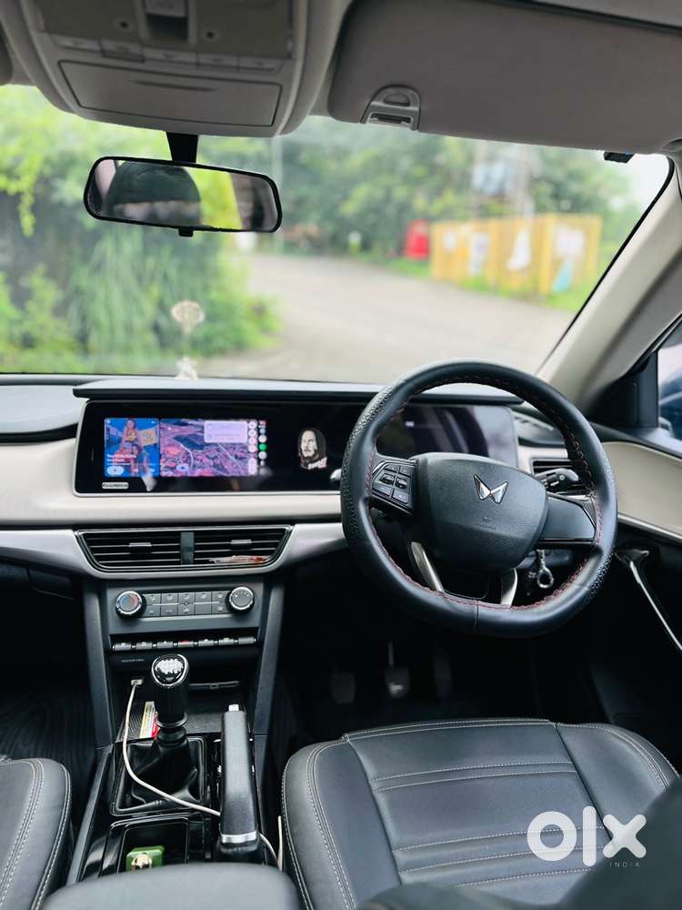 Mahindra Xuv700 Ax5 Petrol Mt — 2021 Ga