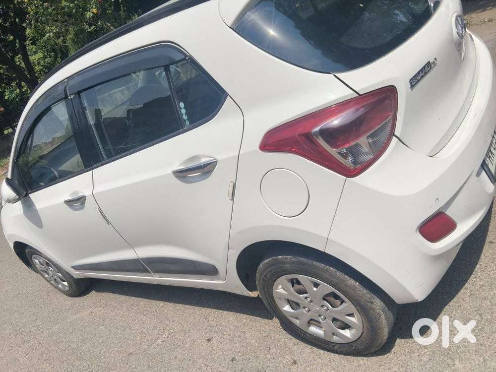 Hyundai Grand I10 Sportz, 2014, Petrol
