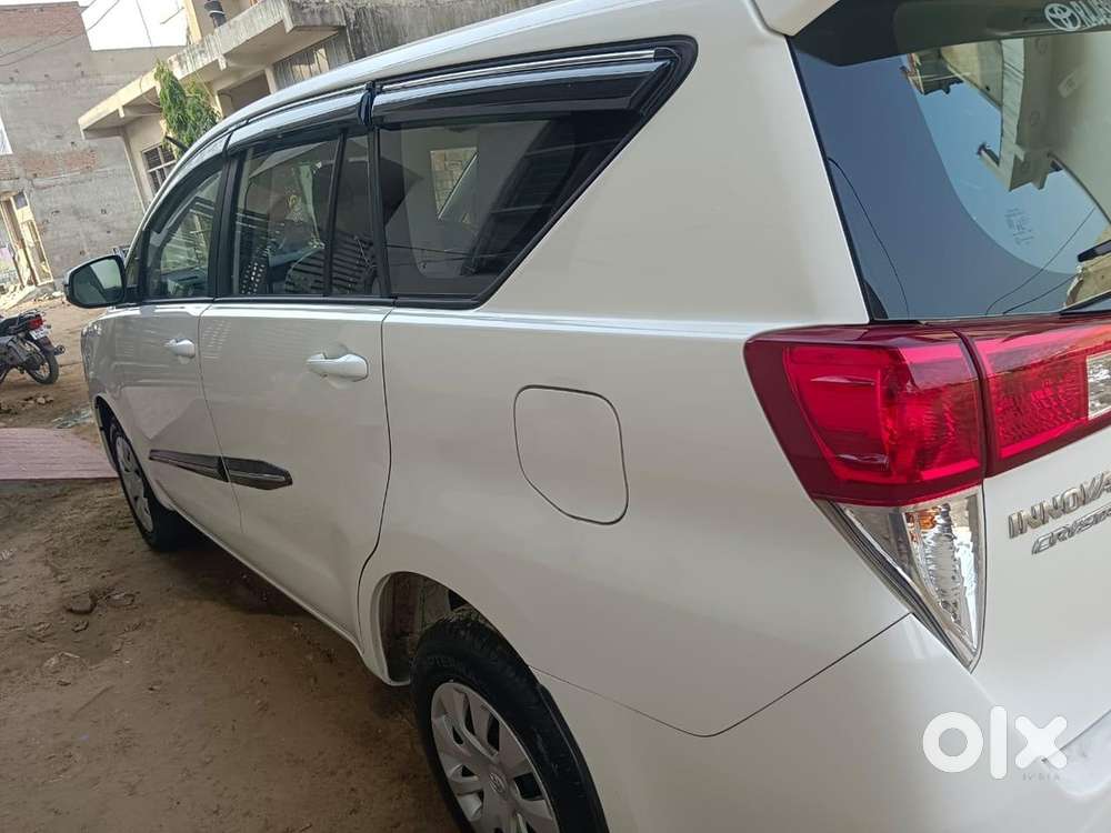 Toyota Innova Crysta 2025