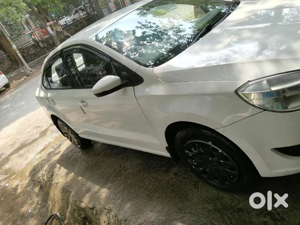 Skoda Rapid 2015 1.5 – Excellent Mileage & Power  Delhi Registered