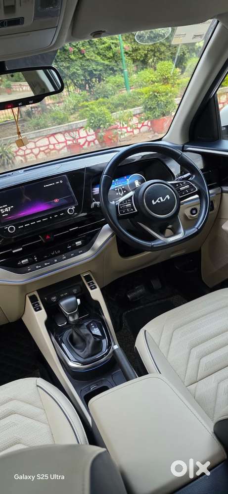 Kia Carens Luxury (o)1.5 Turbo Petrol Dct 7 Str, 2024, Petrol