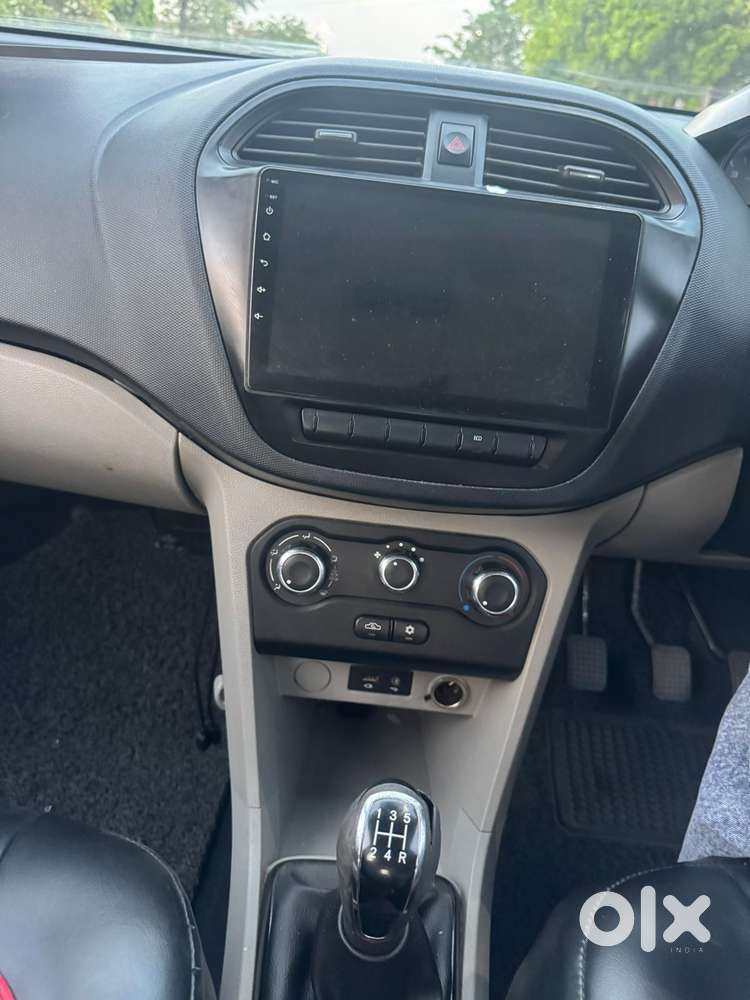 Tata Tiago, 2018, Petrol