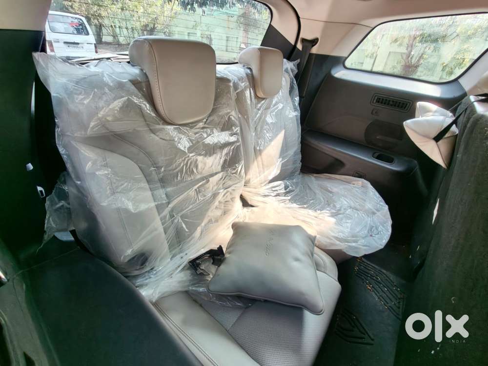 Mahindra Xuv700 2.2 Ax 7 Diesel At Str, 2022, Diesel