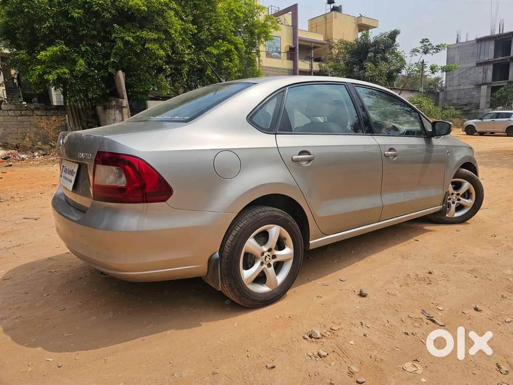 Skoda Rapid 1.5 Tdi At Ambition With Alloy Wheel, 2015, Diesel