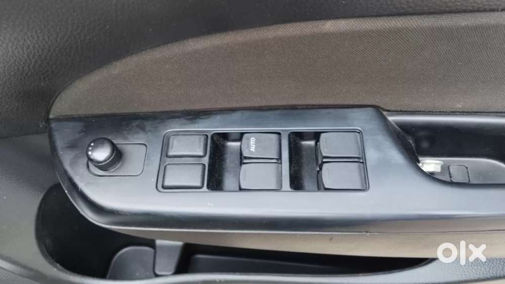Maruti Suzuki Swift Vxi, 2014, Petrol