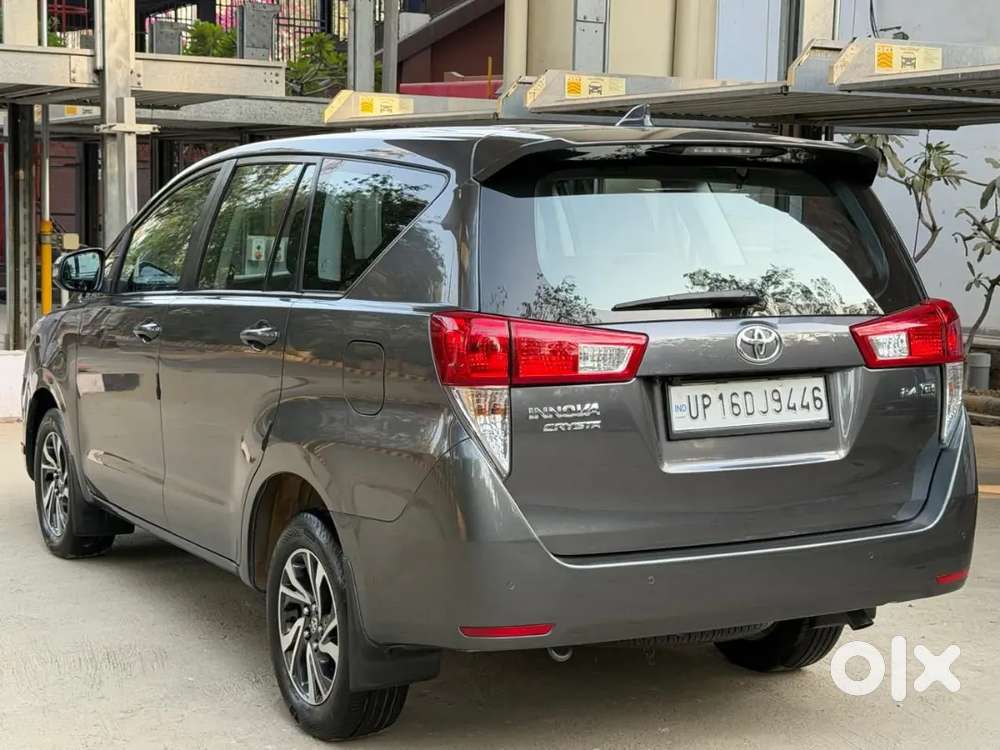 Toyota Innova Crysta G At 2022