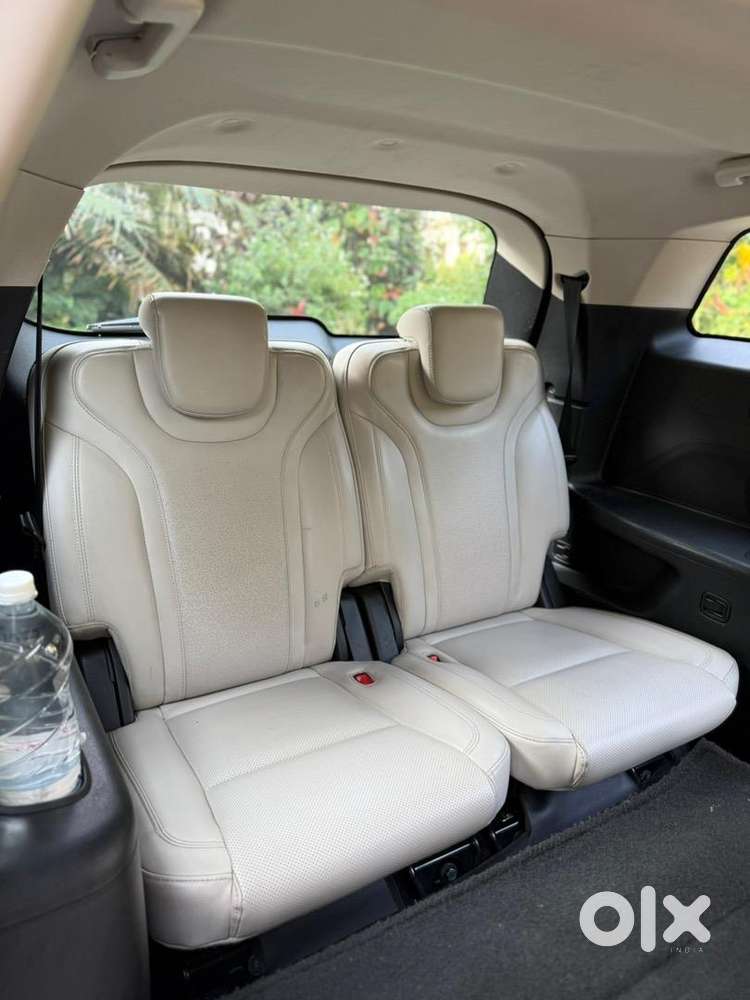 Mahindra Xuv700 2022 Diesel Well Maintained