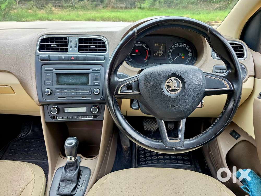 Skoda Rapid [ ] 1.6 Style Plus Mpi At, 2016, Petrol