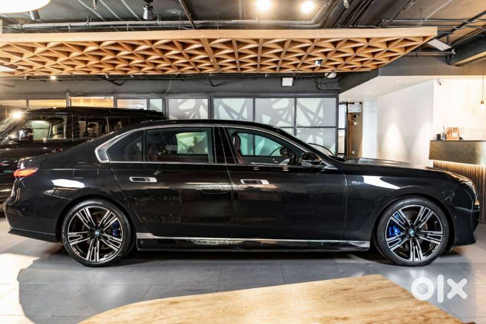Bmw I7 Xdrive60, 2024, Electric