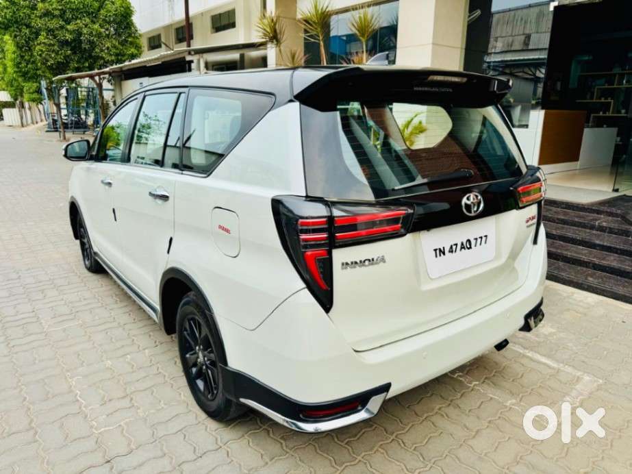 Toyota Innova Crysta 2.8 Zx At 7 Seater, 2017, Diesel