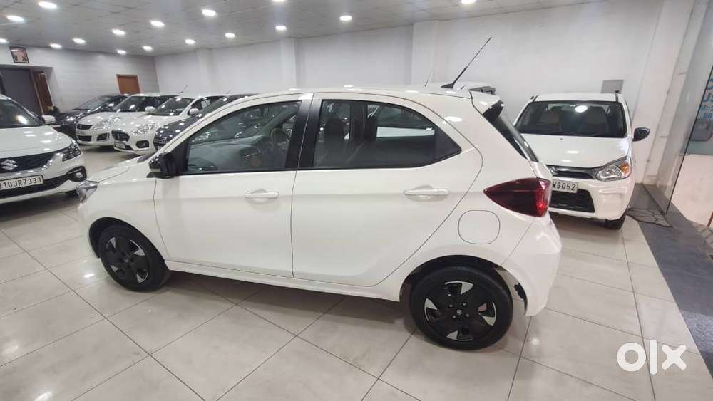 Tata Tiago 1.05 Revotorq Xt Option, 2025, Petrol