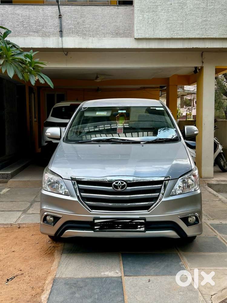 Innova 2.5z Top End - Original Toyota Leather Seats - Well Maintained