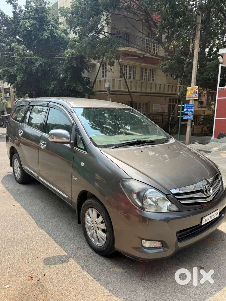 Toyota Innova 2.5 Vx 7 Seater Bs Iv, 2011, Diesel