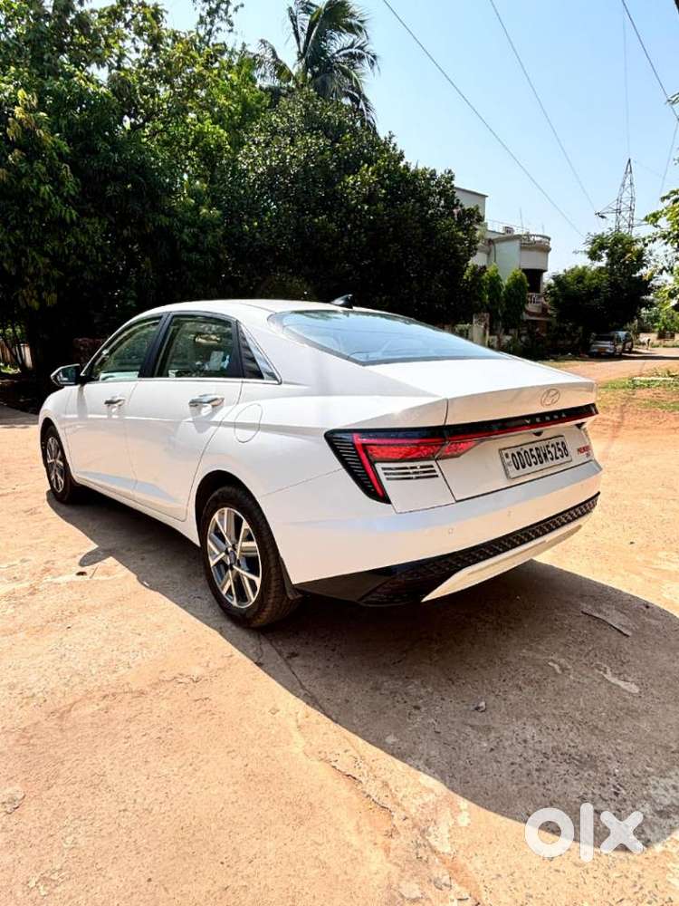Hyundai Verna 1.5 Mpi Mt Sx (o), 2024, Petrol