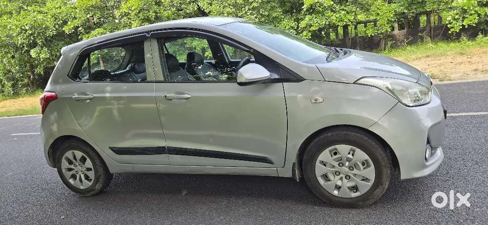 Hyundai Grand I10 2016 Pure Petrol Only 61000 Km Driven