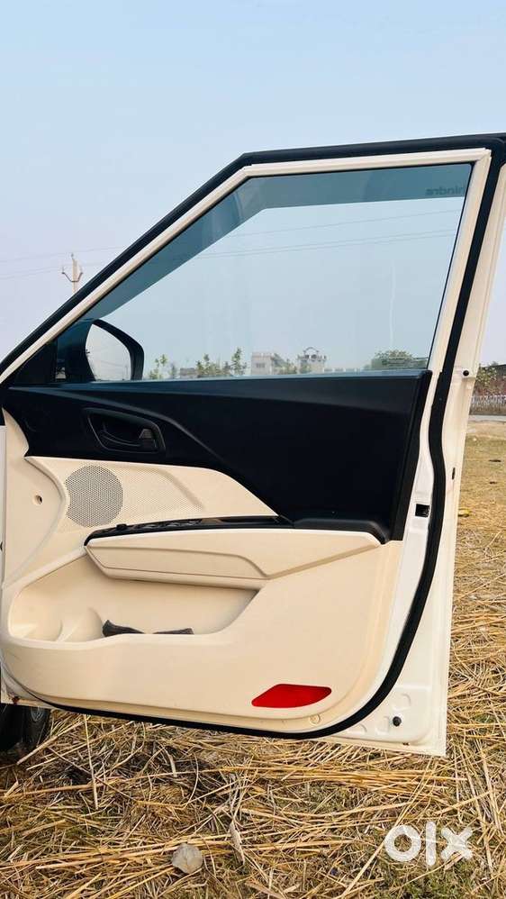 Mahindra Xuv 3xo Petrol 2025