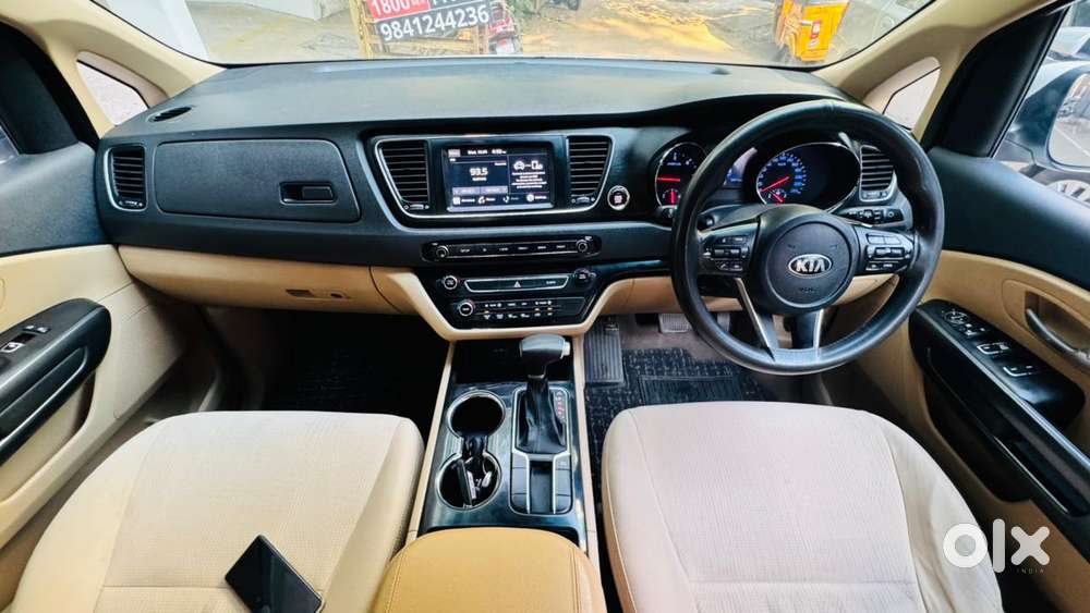 Kia Carnival Premium, 2022, Diesel