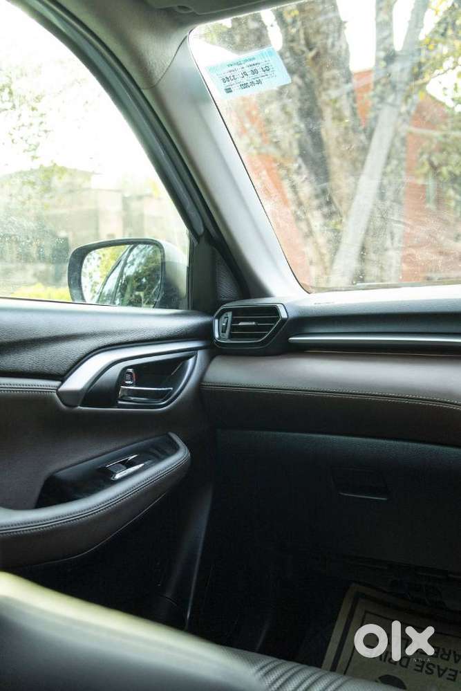 Toyota Urban Cruiser Hyryder, 2023, Petrol