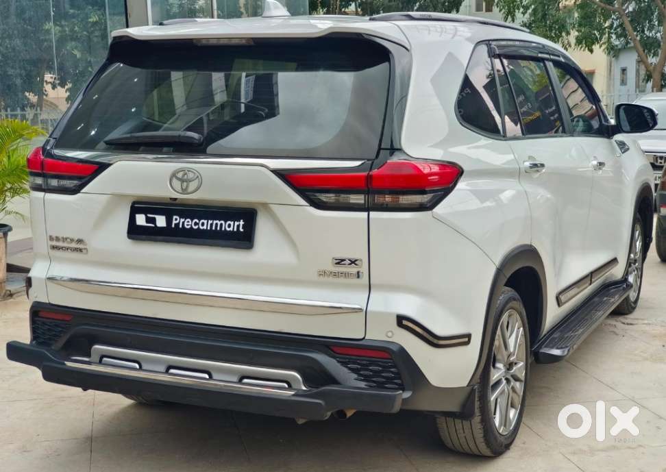 Toyota Innova Hycross 2.0 Zx (o) Hybrid 7 Str, 2023, Petrol