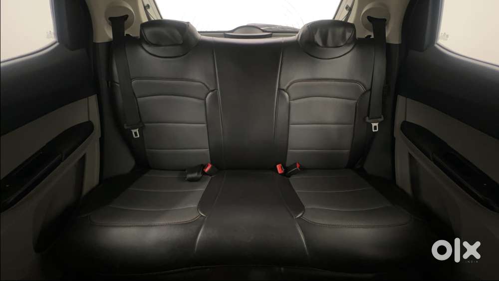 Tata Tiago Xza, 2017, Petrol