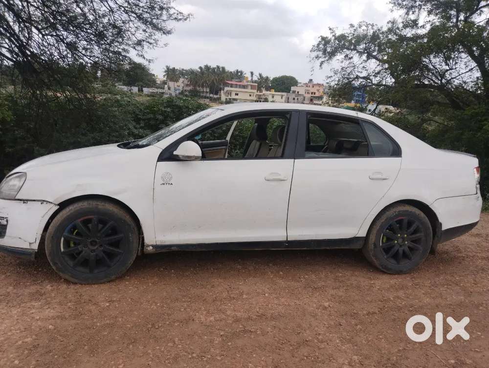 Volkswagen Jetta 2010 Petrol 100000 Km Driven