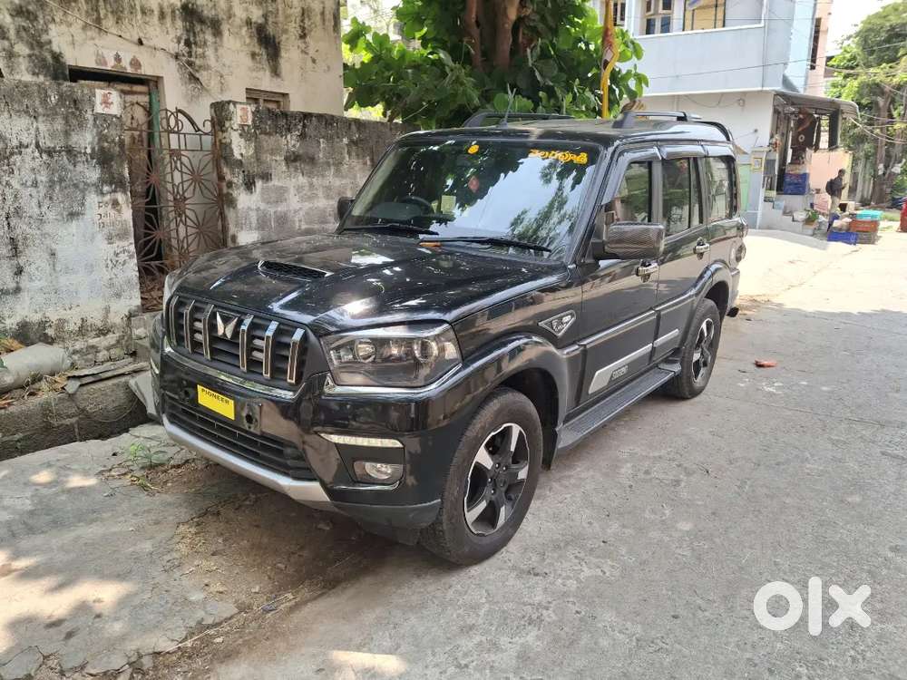 Showroom Track Vehicle