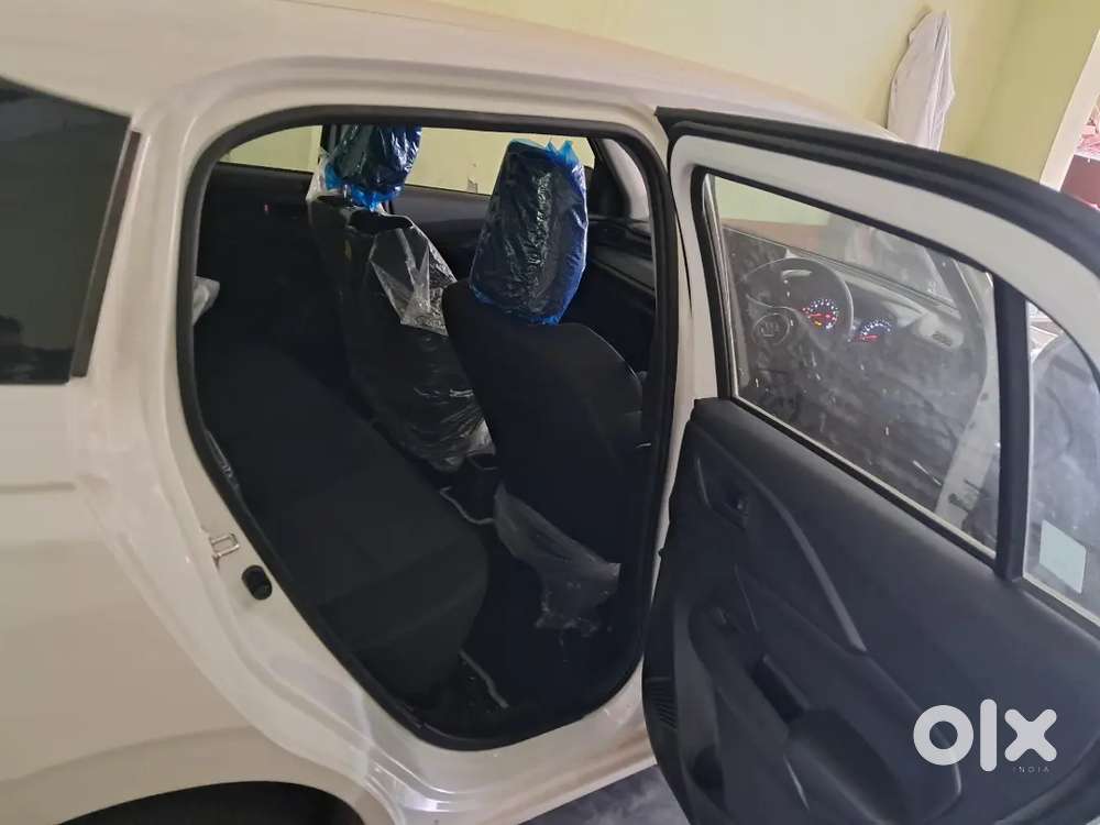 Maruti Suzuki Swift 2025 Petrol 313 Km Driven