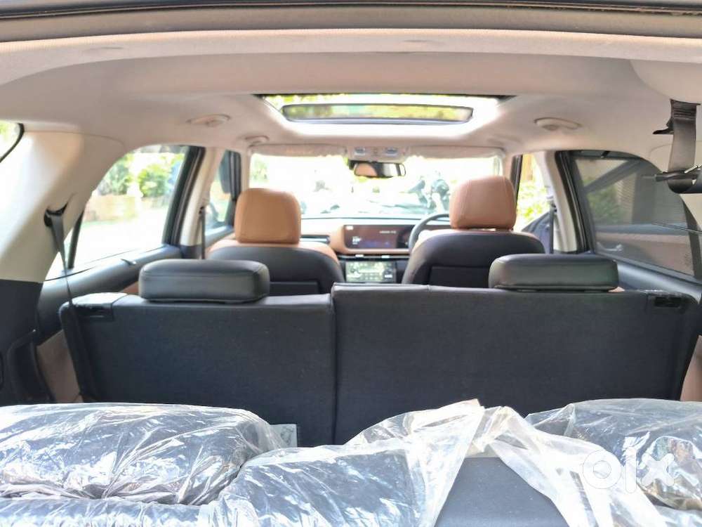 Hyundai Alcazar 1.5 Tdct Signature (o) 7s Petrol, 2025, Petrol