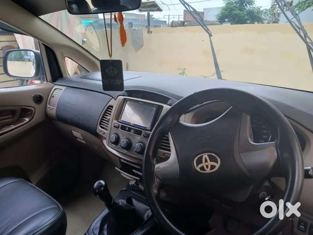 Toyota Innova 2015 Diesel Well Maintained