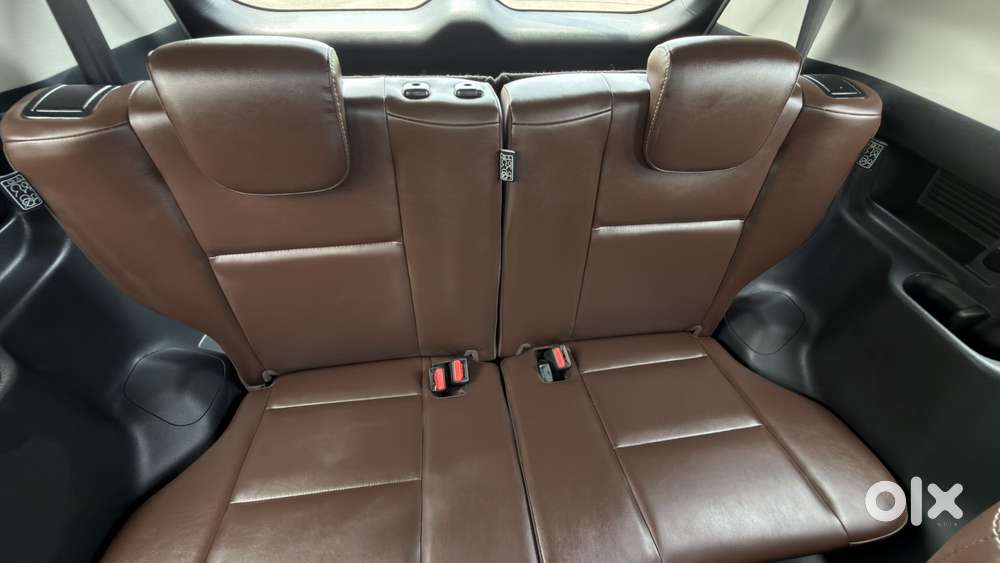 Toyota Innova Hycross 2.0 Zx (o) Hybrid 7 Str, 2025, Petrol