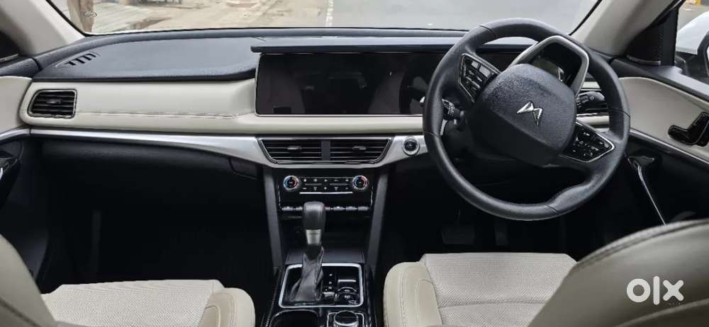 Mahindra Xuv700 2.2 Ax 7 Diesel At Luxury Pack Str, 2024, Diesel