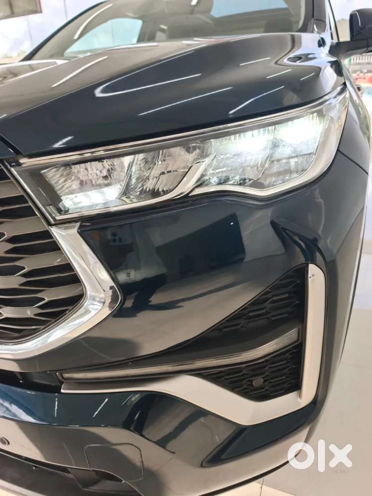Toyota Innova Hycross 2.0 Zx (o) Hybrid 7 Str, 2024, Petrol