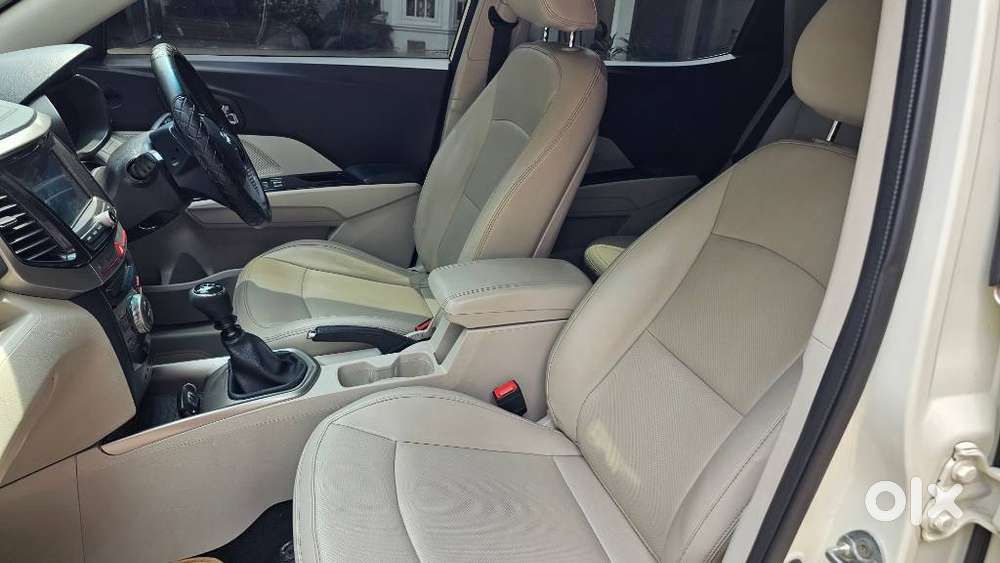 Mahindra Xuv300 1.2 W8 (o) Amt Petrol, 2020, Petrol