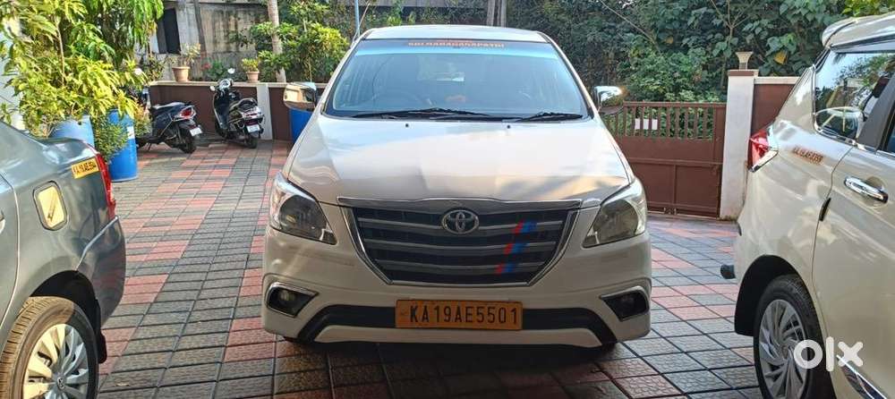 Toyota Innova 2015