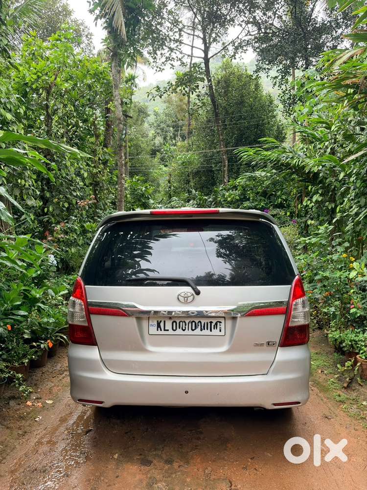 Toyota Innova 2012 Diesel 230000 Km Driven