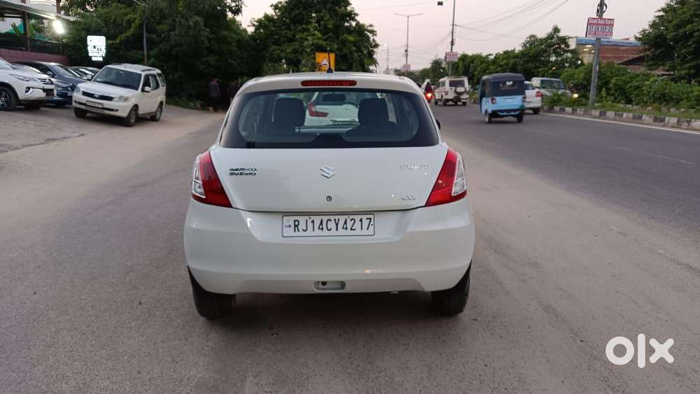 Maruti Suzuki Swift Lxi Optional-o, 2015, Petrol