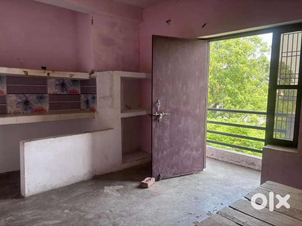 1 Bedroom,Hall & Kitchen