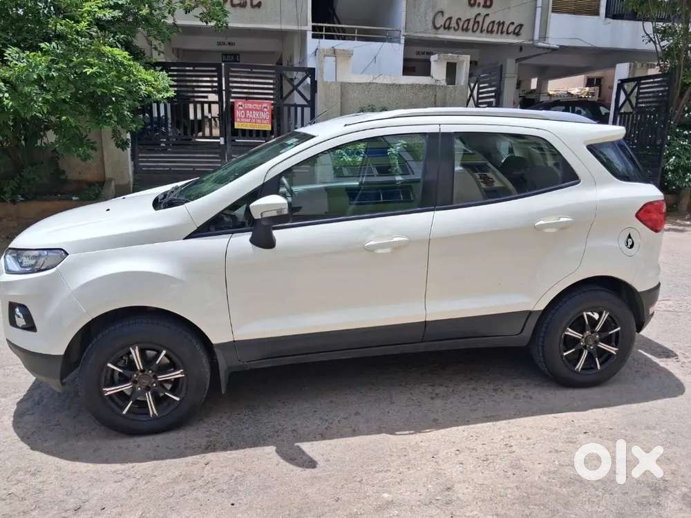 Showroom Track Ford Ecosport Petrol 2016