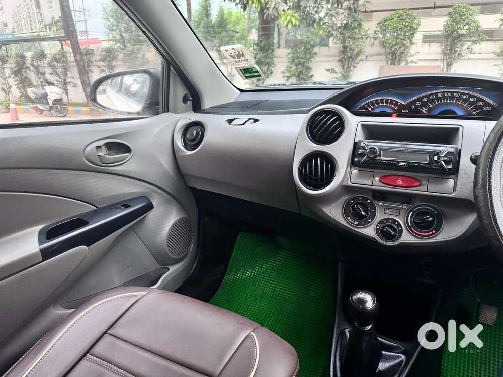 Toyota Etios 2010-2012 G, 2011, Petrol