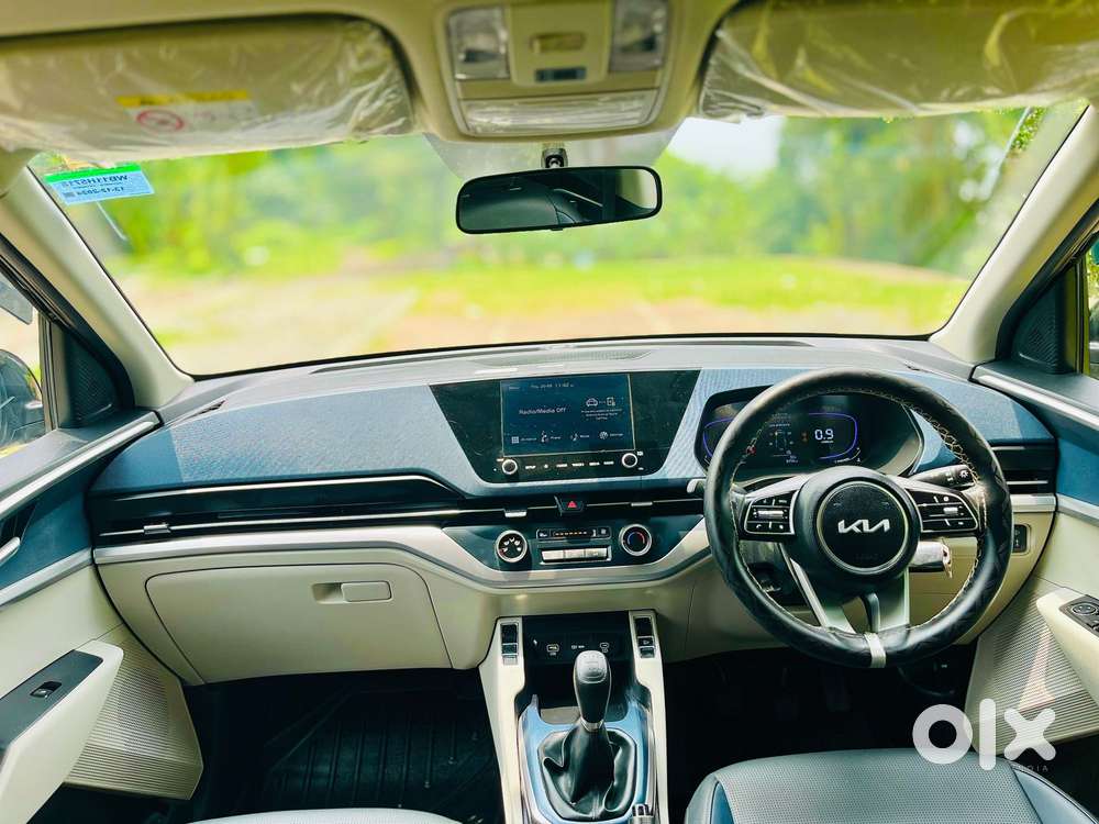 Kia Carens G 1.5 6mt Premium (o) 7-seater, 2024, Petrol