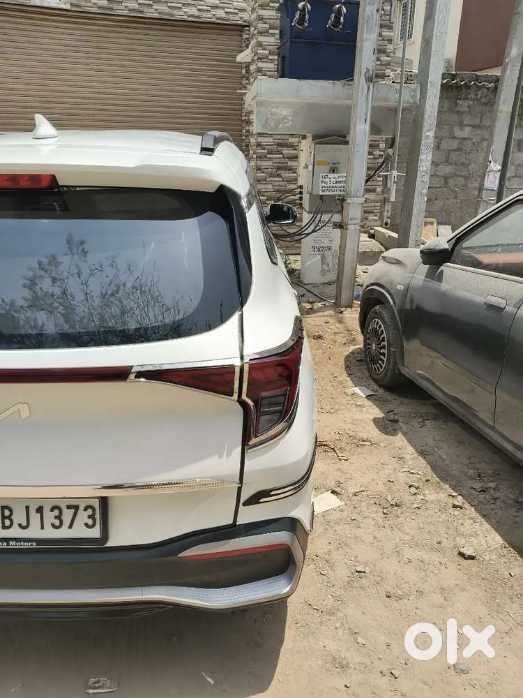Low Driven Car. Spinny Agents Do It Ping Mi